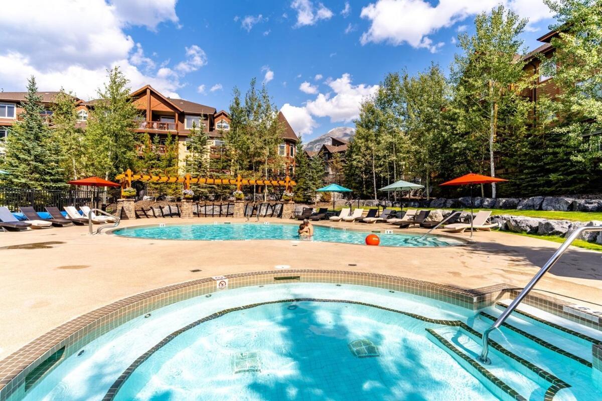 The Raven Suite At Stoneridge Mountain Resort Канмор Экстерьер фото