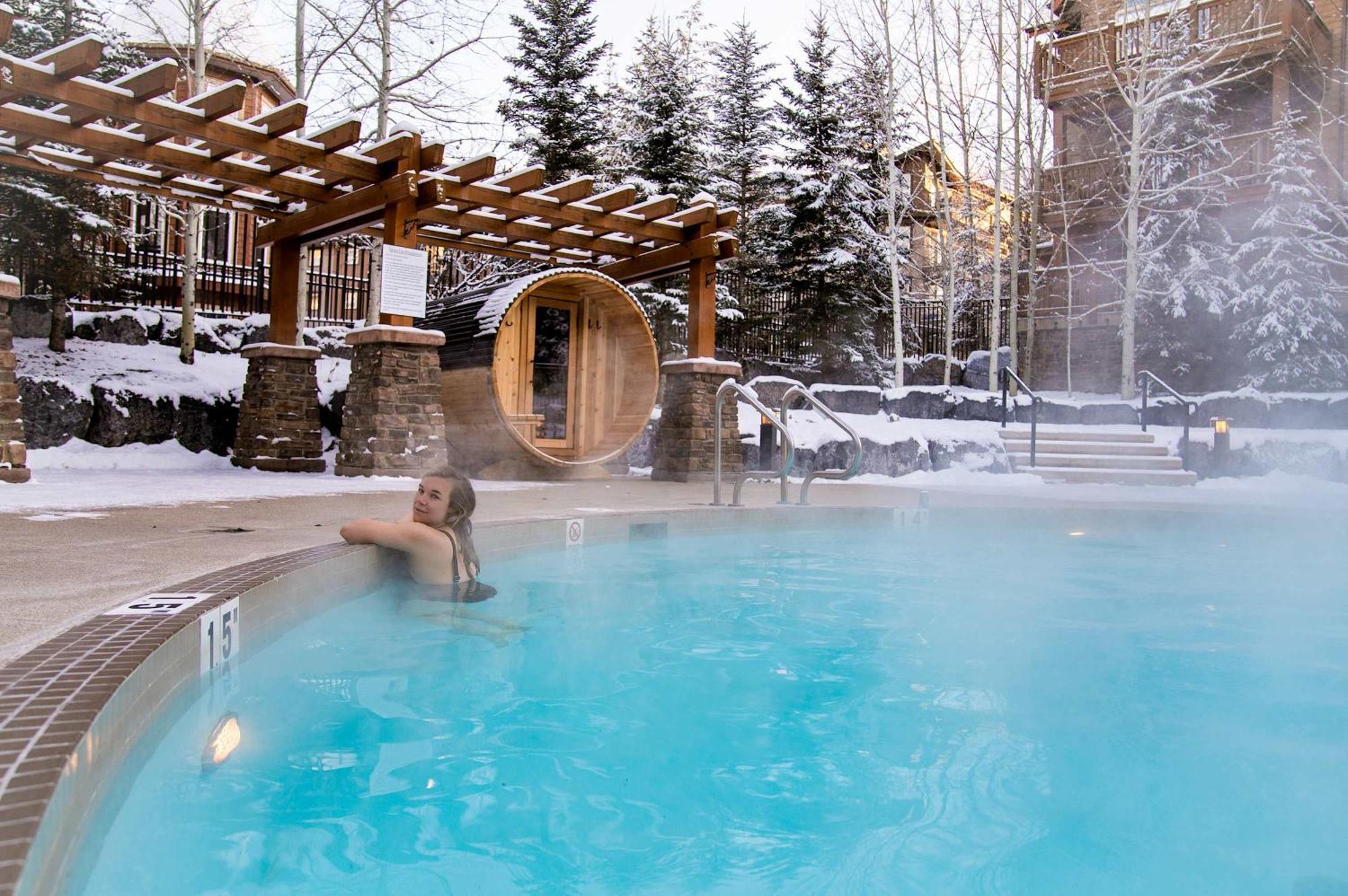 The Raven Suite At Stoneridge Mountain Resort Канмор Экстерьер фото